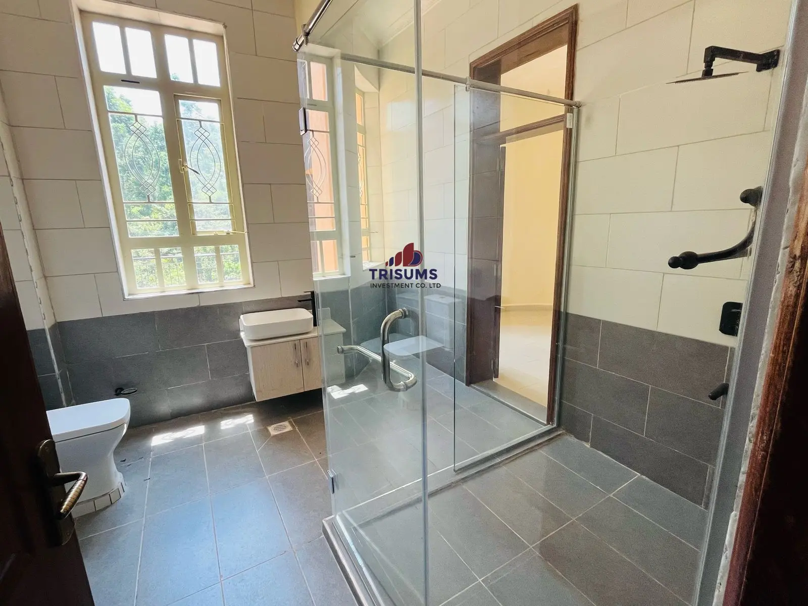 8 Bedroom Standalone Residence To Let